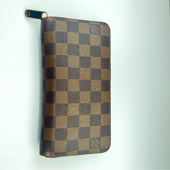 LOUIS VUITTON Damier Brown Zippy Wallet w/ Dust Bag | Gold Hardware | Large Size - Picture 4 of 12